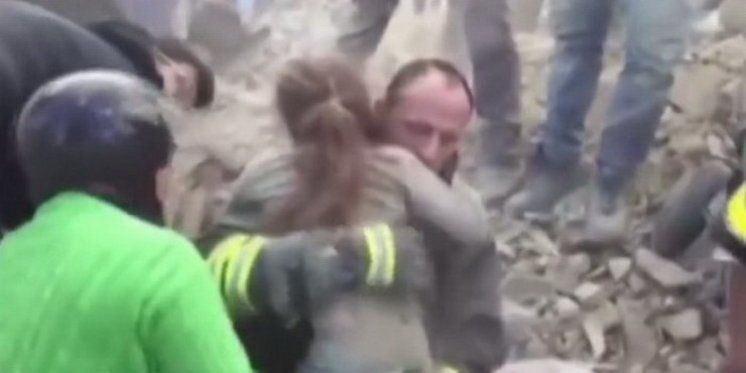 Desetogodišnja djevojčica spašena iz ruševina nakon 17 sati