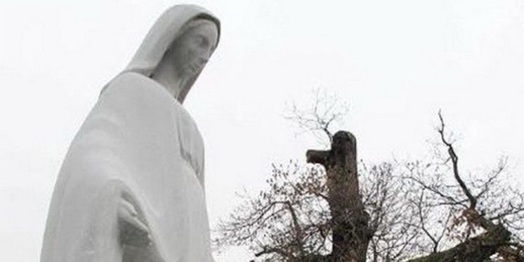 Francuski grad mora ukloniti kip Majke božje s trga, inače će platiti kaznu