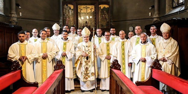 Kardinal Bozanić zaredio sedamnaest novih đakona