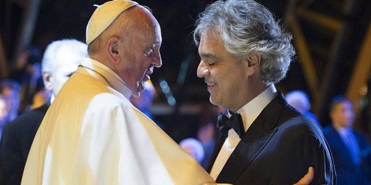 Andrea Bocelli na Uskrs nastupa u praznoj Milanskoj katedrali