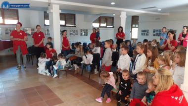 Otvori galeriju proslava-dana-vrtica-sv-male-terezije_7.jpg