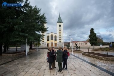 Otvori galeriju hodocasnici-u-medugorju_01.jpg