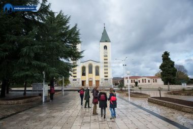 Otvori galeriju hodocasnici-u-medugorju_03.jpg