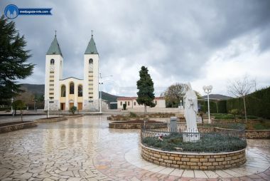 Otvori galeriju hodocasnici-u-medugorju_06.jpg