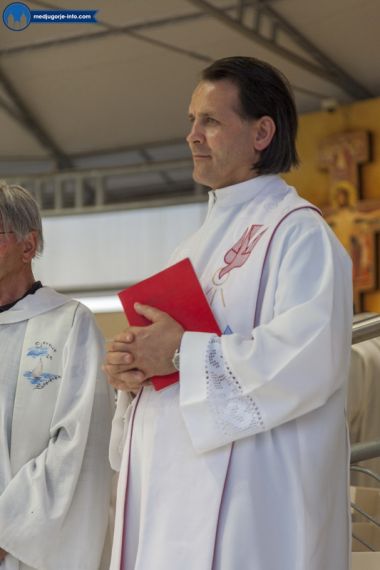 Otvori galeriju uocnica-36-obljetnice-gospinih-ukazanja_19.jpg