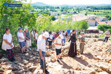 Otvori galeriju devetnica-kraljici-mira-2022-1.jpg