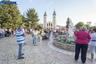 Otvori galeriju 36-obljetnica-gospinih-ukazanja_05.jpg