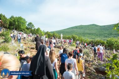 Otvori galeriju hodocasce-zupljana-krista-kralja-u-medugorje_14.jpg