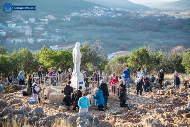 Otvori galeriju zapocela-devetnica-bozicu-2.jpg