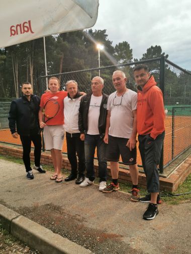 Otvori galeriju carska-vina-open-turnir_2.jpg