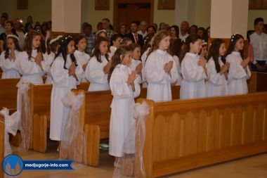 prva-sveta-pricest-u-medugorju_03.jpg