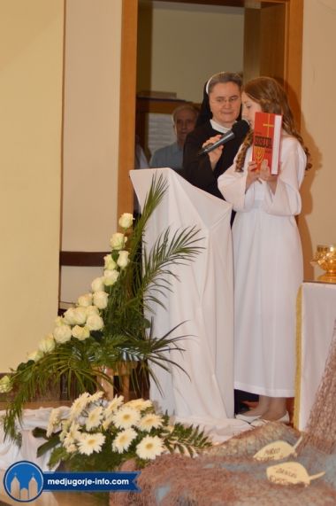 prva-sveta-pricest-u-medugorju_12.jpg