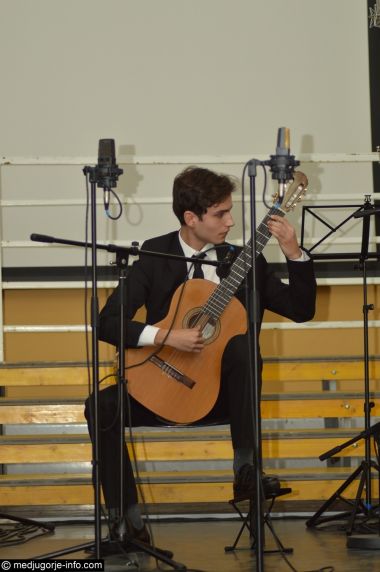 Otvori galeriju Koncert-glazbene-skole-Pavla-Markovca_06.JPG