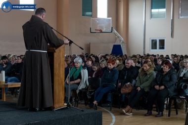Otvori galeriju regionalni-susret-polaznika-e-duhovnih-vjezbi-u-medugorju_17.jpg