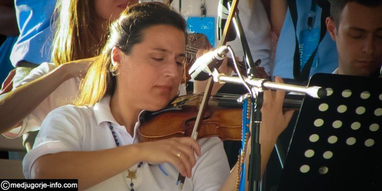 Gospina violinistica Melinda Dumitrescu: „Zvjezdice Isusa i Marije”