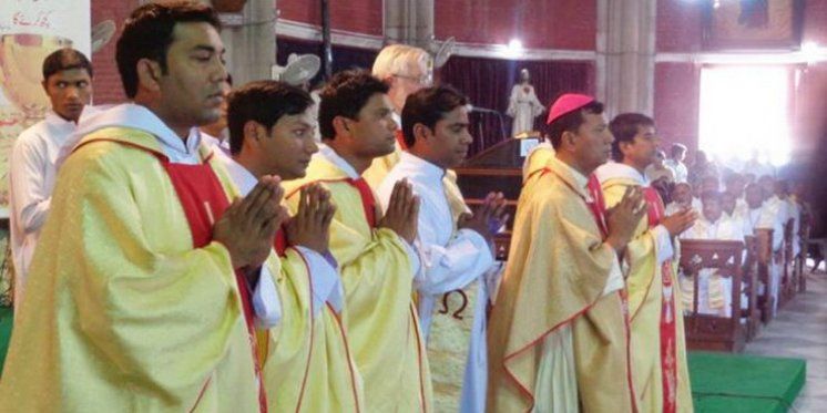 Nakon smrtonosne uskrsne nedjelje, pakistanski katolici vide nadu u novim svećenicima