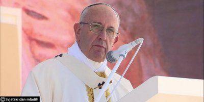 Papa mladima: Zamijenite ugodu kauča s cipelama i idite Božjim putovima, mijenjajući svijet