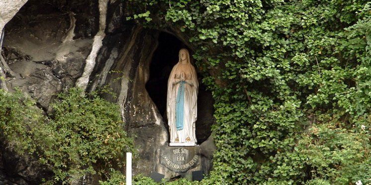 Clamoroso:”Volevano far saltare la Grotta di Lourdes”. Sui siti islamici faremo stragi di Pellegrini.