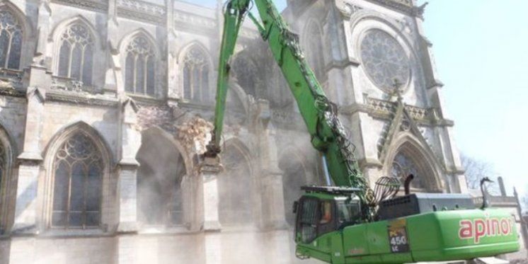VIDEO: Francuske vlasti ruše neo-gotičke crkve jer ih je neisplativo održavati, nasuprot tome financiraju izgradnje džamija.