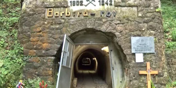 Za 800 žrtava Hude jame prestaje posmrtno progonstvo
