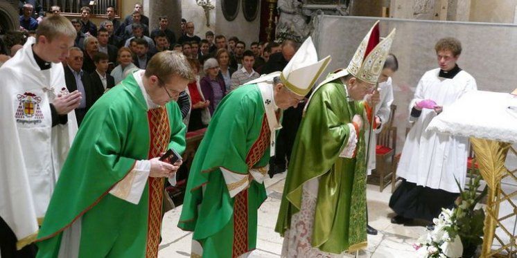 Kardinal Burke: došao sam zbog vjernika, a ne zbog njih