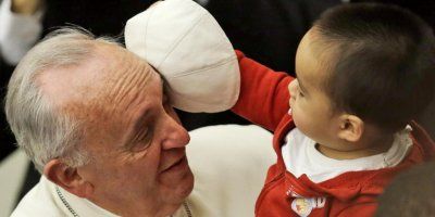 Papa djeci: Papa prije svega treba biti dobar kršćanin