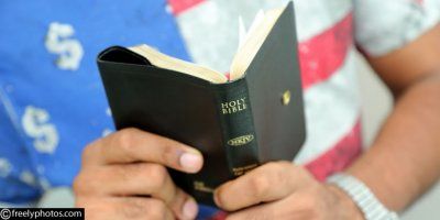 Obiteljska molitva i čitanje Svetoga pisma