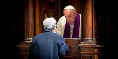 Papa preporučio ispovjednicima da se obrate i egzorcistima