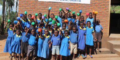 Zagrebačka firma dijeli plodove svog rada s gladnom djecom u Malaviju