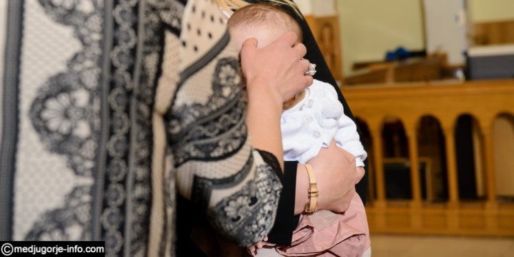 Uloga majke na krštenju