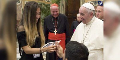 Zaprosio je pred Papom, a ona zanijemila: Franjo spasio stvar