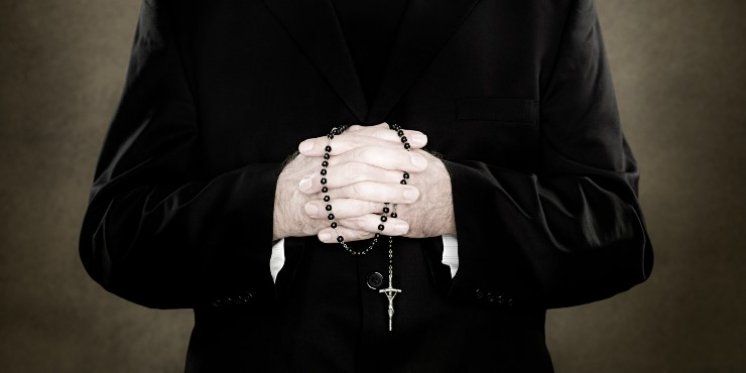 Pismo svećenika: Pisat ćete o pedofiliji i grijesima svećenika, ali o ovome nećete pisati…