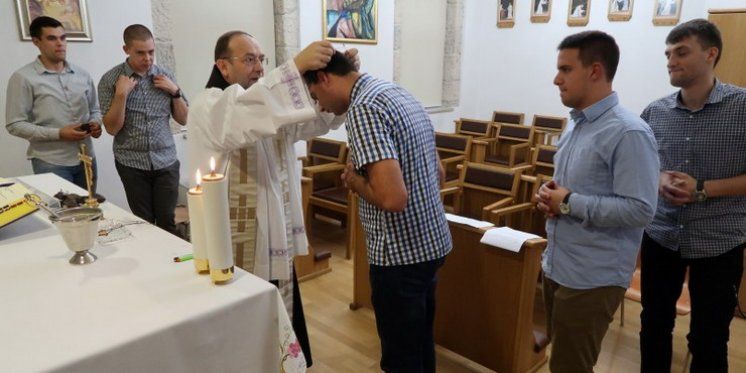 Petorica mladića i službeno primljena u postulaturu