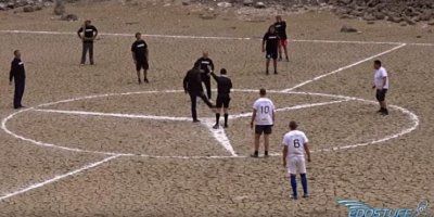 (VIDEO) OVO JOŠ NISTE VIDJELI Imoćani zaigrali nogomet na dnu Modrog jezera (i nacrtali ogroman znak Mercedesa)