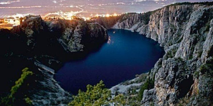 Imotski ovo već dugo nije vidio: Modro jezero naglo se napunilo vodom, a boja mu je - očaravajuća!