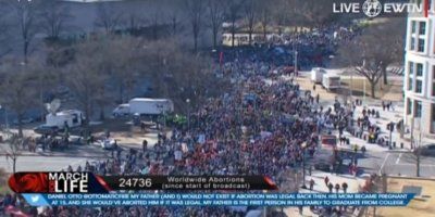 (UŽIVO) Stotine tisuća sudionika upravo hodaju washingtonskim ulicama gdje se održava 45. američki Hod za život.
