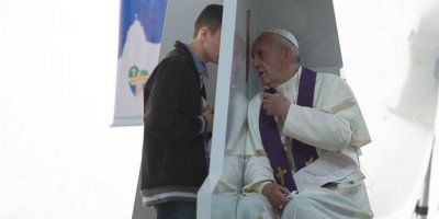 Papa: U ispovjedaonici nikakve prijetnje, samo Očevo oproštenje