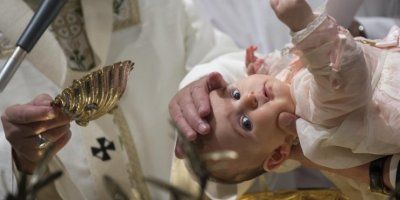Papa Franjo: Krštenje nije čarobna formula, to je dar 