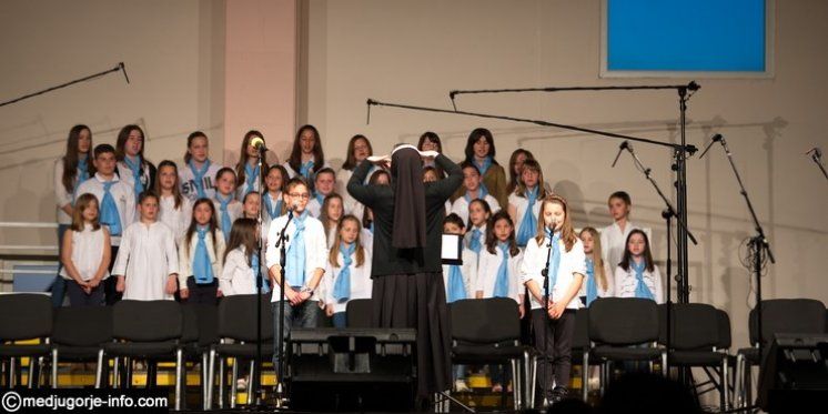 Dječji zbor „Golubići mira“ nastupa na Zlatnoj harfi