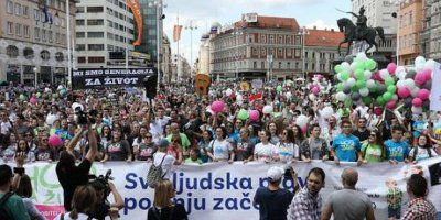 Deseci tisuća ljudi u Zagrebu, Splitu i Rijeci hodali za život, obitelj i Hrvatsku!