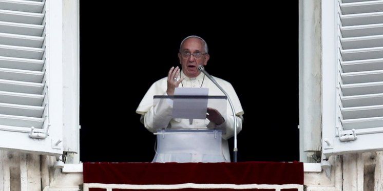 Papa Franjo na Angelusu: Zavist vodi u lažne optužbe