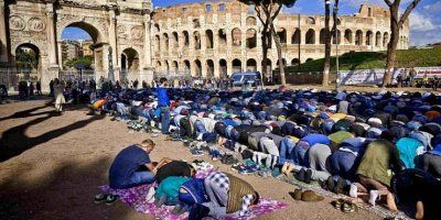 U Italiji sukob između crkvene hijerarhije i vjernika zbog pitanja imigracije