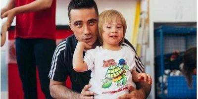 Dirljiva priča o zagrebačkom liječniku koji pomaže djeci s posebnim potrebama