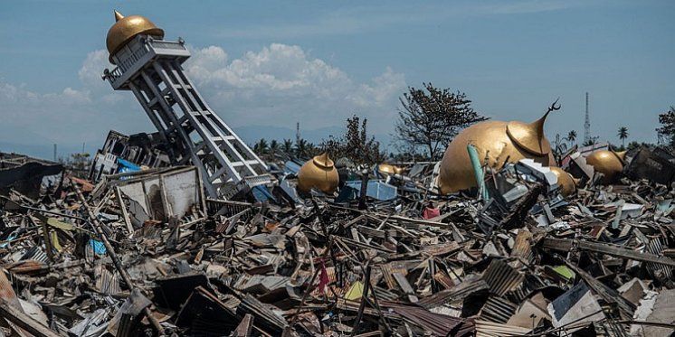 Papa Franjo poslao 100.000 dolara za pomoć stradalima od cunamija u Indoneziji