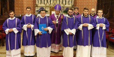Kardinal Puljić zaredio šest bogoslova za đakone