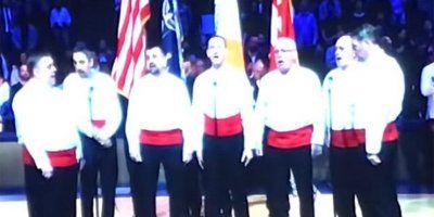 (VIDEO) PRELIJEPO! Klapa otpjevala američku himnu i podigla tribine na noge. Kultni Madison Square Garden bio je prepun Hrvata