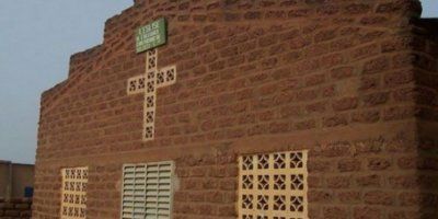 MEĐU MRTVIMA I SVEĆENIK Šest ubijenih u napadu na katoličku crkvu u Burkini Faso