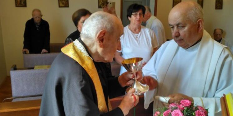 Preminuo vlč. Božo Milanović, najstariji svećenik Porečke i Pulske biskupije, u 99. godini života