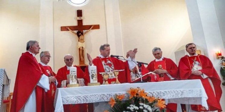 NESVAKIDAŠNJI SVEĆENIČKI JUBILEJ 6 svećenika slavilo 50 godina svećeništva