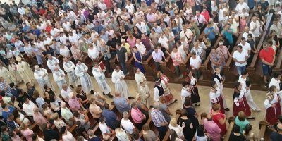 Oko pet tisuća hrvatskih vjernika iz Bavarske i Austrije hodočastilo Gospi u Altötting